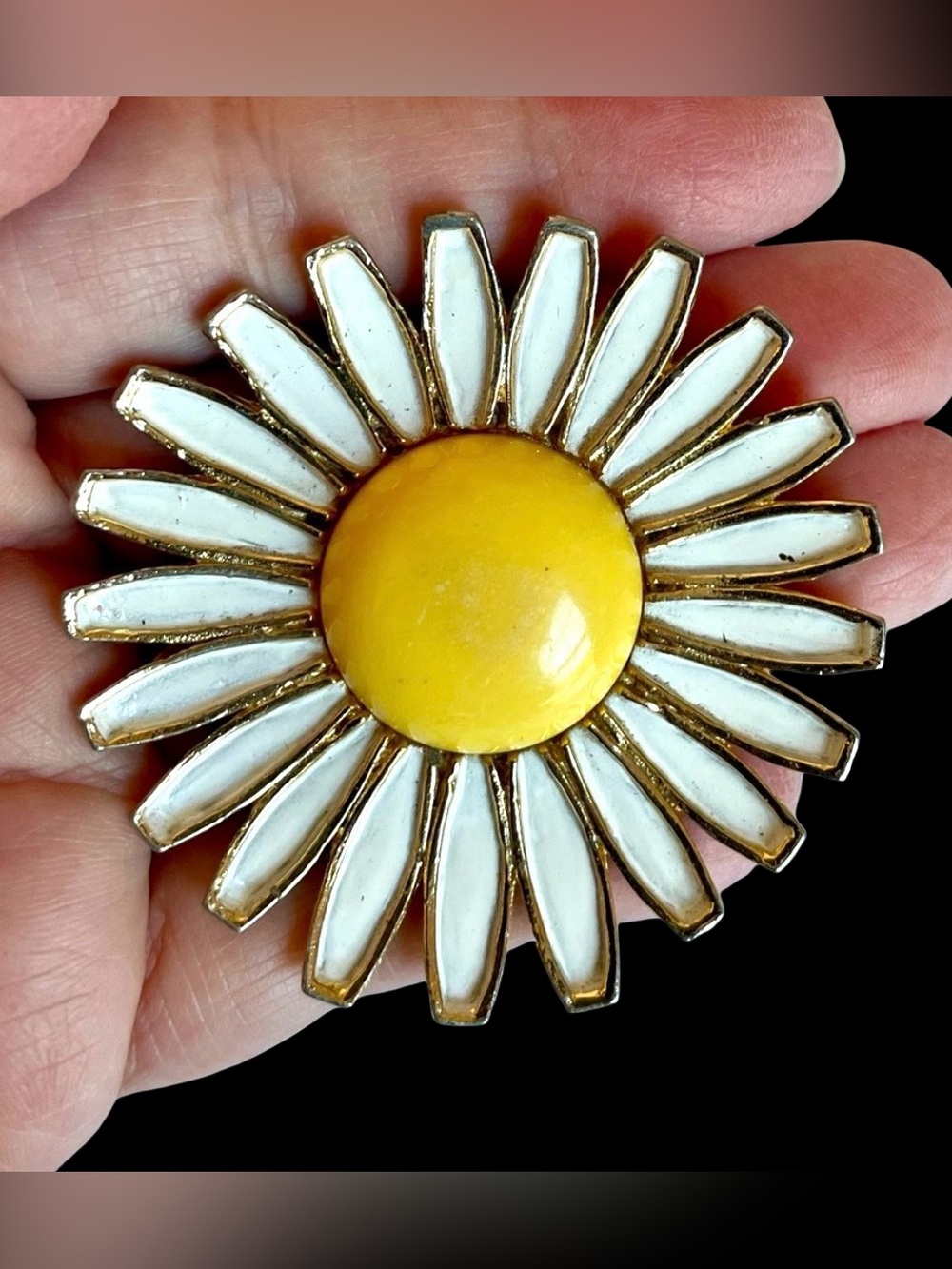 Vintage Signed Weiss Daisy Flower Brooch Enamel And Goldtone Metal - Picture 2 of 5